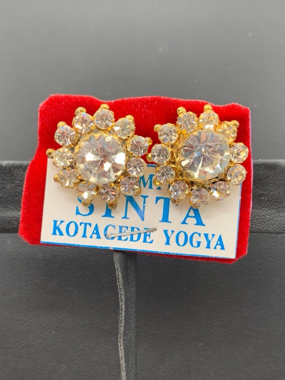 Vintage Indonesian Sinta Gold-Tone Clear Crystal Flower clip on Earrings